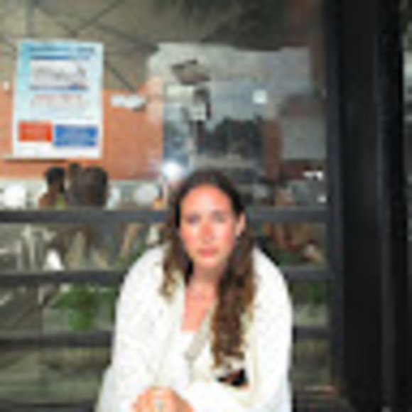 Meet your Posher, Caroline - Picture 1 of 1